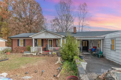 202 Newbold St, Lincolnton, NC 28092