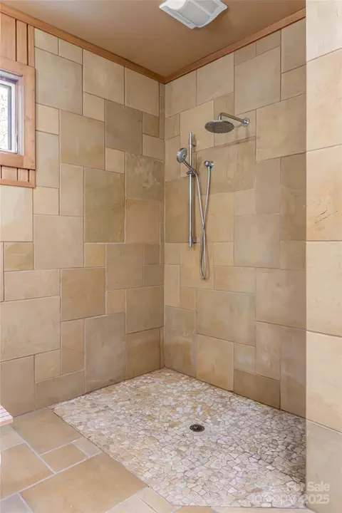 Bath - 147 Dye Leaf Rd, Fairview, NC 28730 photo 5 of 5