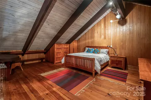 Bedroom - 147 Dye Leaf Rd, Fairview, NC 28730 photo 5 of 6