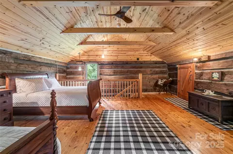 Bedroom - 147 Dye Leaf Rd, Fairview, NC 28730 photo 1 of 6