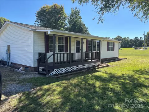 6907 Long Island Rd, Catawba, NC 28609