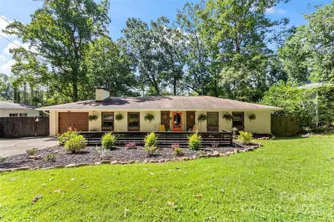 52 Rathfarnham Rd, Asheville, NC 28803