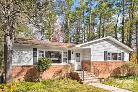 314 Armstrong Ave, Hendersonville, NC 28739