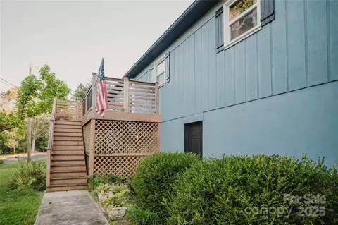 Exterior - 20 Ridgeway Dr, Flat Rock, NC 28731 photo 2 of 6