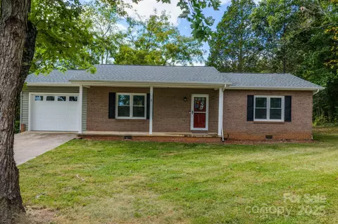 3 Mccall Pl, Granite Falls, NC 28630
