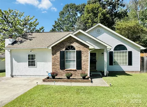 300 Cottonwood Park Dr, Charlotte, NC 28214