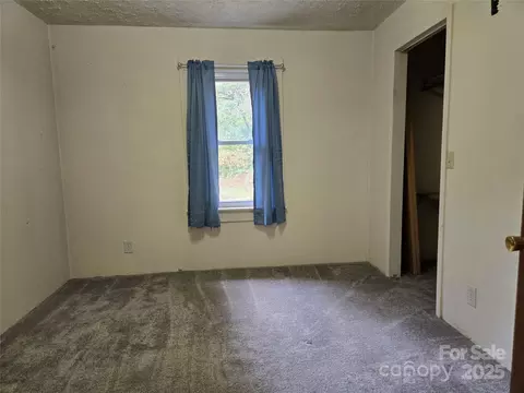 Bedroom - 148 Huffman Rd, Clyde, NC 28721 photo 2 of 2