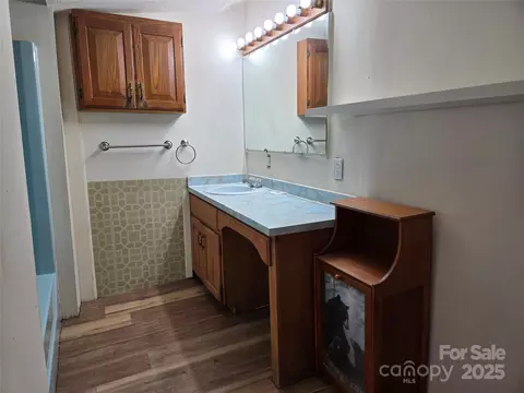 Bath - 148 Huffman Rd, Clyde, NC 28721 photo 4 of 4
