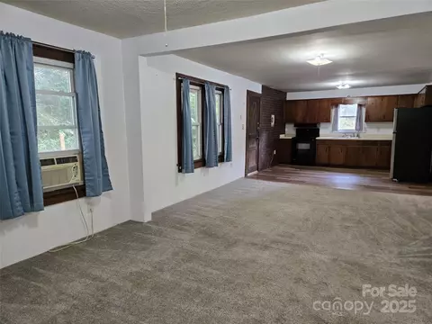 Living - 148 Huffman Rd, Clyde, NC 28721 photo 4 of 13