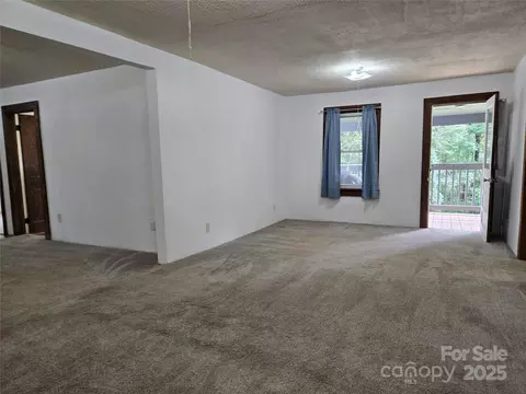 Living - 148 Huffman Rd, Clyde, NC 28721 photo 13 of 13
