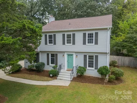 9408 Covedale Dr, Charlotte, NC 28270