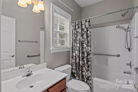 Bath - 802 Seipel Dr, Denver, NC 28037 photo 1 of 2