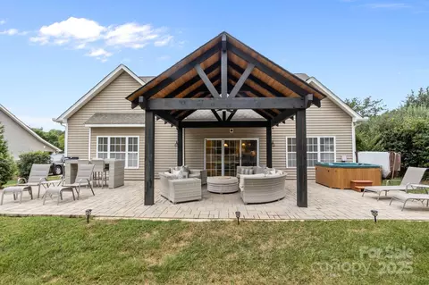Exterior - 802 Seipel Dr, Denver, NC 28037 photo 3 of 8