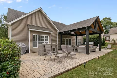 Exterior - 802 Seipel Dr, Denver, NC 28037 photo 4 of 8