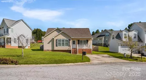 15 Marietta Ct, Thomasville, NC 27360