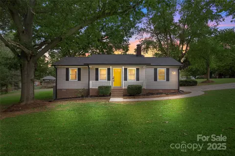 2302 Old Hickory Grove Rd, Mount Holly, NC 28120