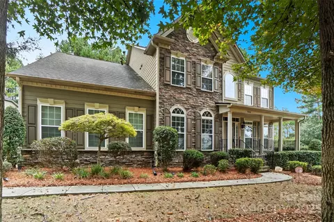 300 Beech Bluff Dr, Mount Holly, NC 28120
