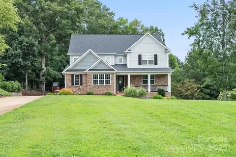 155 Pine Mist Dr, Mooresville, NC 28117