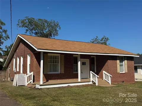 215 Church St, Edgefield, SC 29824