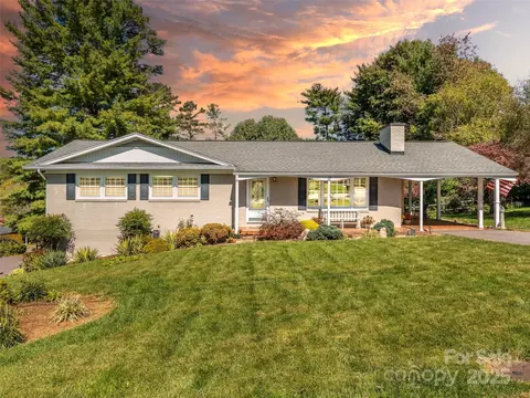17 Sunset Dr, Weaverville, NC 28787