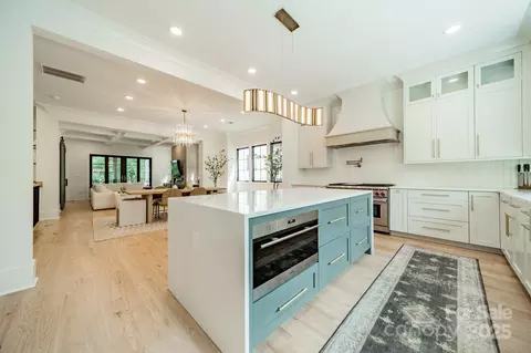 6121 Berryhill Towns Dr, Charlotte, NC 28270