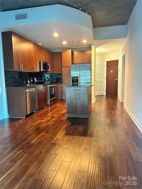 210 N Church 1105 St #1105, Charlotte, NC 28202