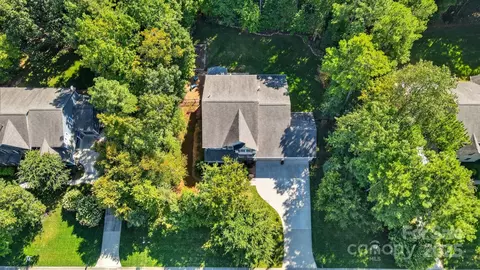 1029 Crofton Dr, Waxhaw, NC 28173