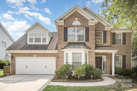 7318 Denali Ln, Charlotte, NC 28216