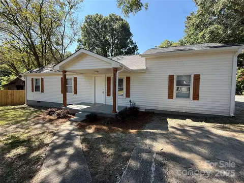 1555 Collinston Dr, Gastonia, NC 28052