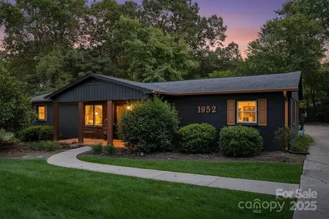 1952 13th Ne St NE, Hickory, NC 28601