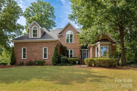 9116 Tresanton Dr, Charlotte, NC 28210