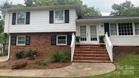 1013 Eaglewood Ave, Charlotte, NC 28212