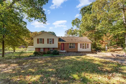 2300 Oakstone Cir, Gastonia, NC 28052