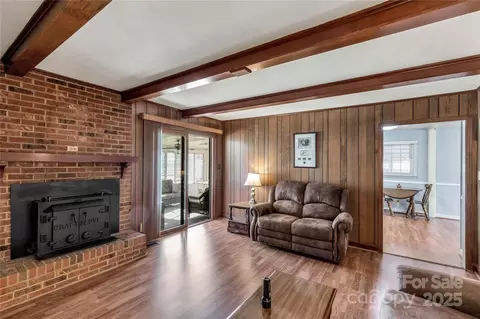 Living - 601 Laurel Ct, Lancaster, SC 29720 photo 2 of 2