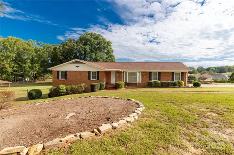 Exterior - 601 Laurel Ct, Lancaster, SC 29720 photo 2 of 8