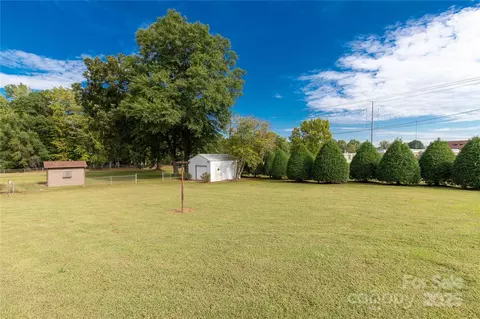Exterior - 601 Laurel Ct, Lancaster, SC 29720 photo 6 of 8