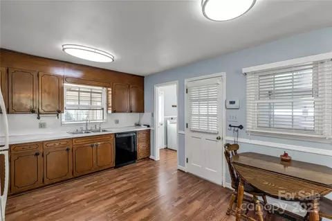 Kitchen - 601 Laurel Ct, Lancaster, SC 29720 photo 2 of 2