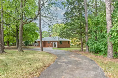 8603 Lawyers Rd, Charlotte, NC 28227