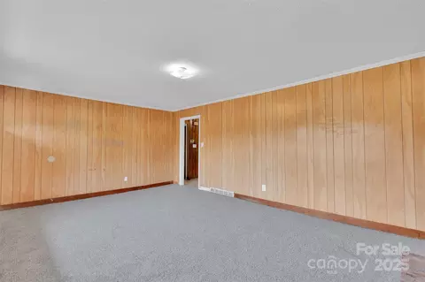 Living - 170 Redmon Rd, Harmony, NC 28634 photo 3 of 3