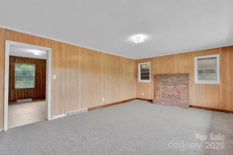 Living - 170 Redmon Rd, Harmony, NC 28634 photo 1 of 3
