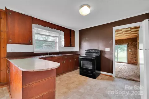 Kitchen - 170 Redmon Rd, Harmony, NC 28634 photo 1 of 1
