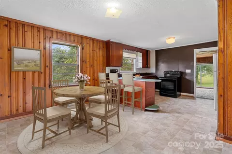 Dining - 170 Redmon Rd, Harmony, NC 28634 photo 1 of 1