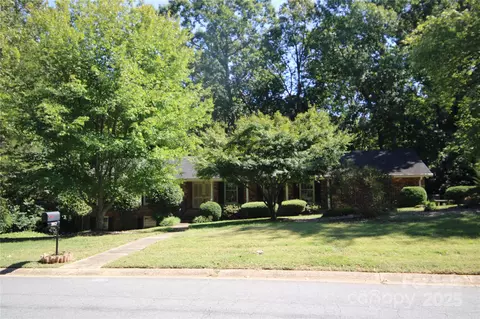 1812 Woodberry Rd, Charlotte, NC 28212