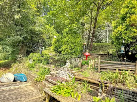 Exterior - 359 Vision Rd, Canton, NC 28716 photo 6 of 11