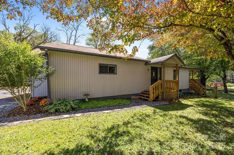202 Kerlee Heights Rd, Black Mountain, NC 28711