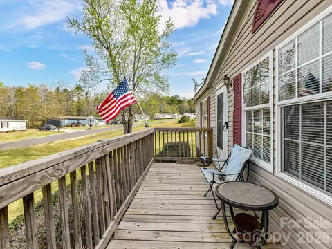 Exterior - 1565 Foxbrook Cir, Lancaster, SC 29720 photo 3 of 6