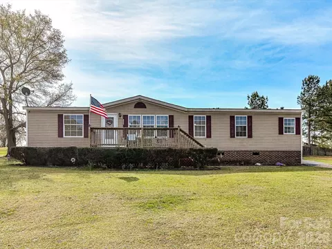 Exterior - 1565 Foxbrook Cir, Lancaster, SC 29720 photo 1 of 6