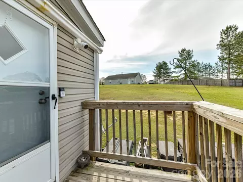 Exterior - 1565 Foxbrook Cir, Lancaster, SC 29720 photo 5 of 6