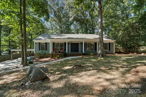 1217 Blossomwood Ct, Matthews, NC 28105