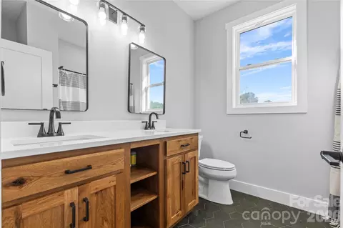 Bath - 160 Tranquility Ln, Harmony, NC 28634 photo 3 of 3